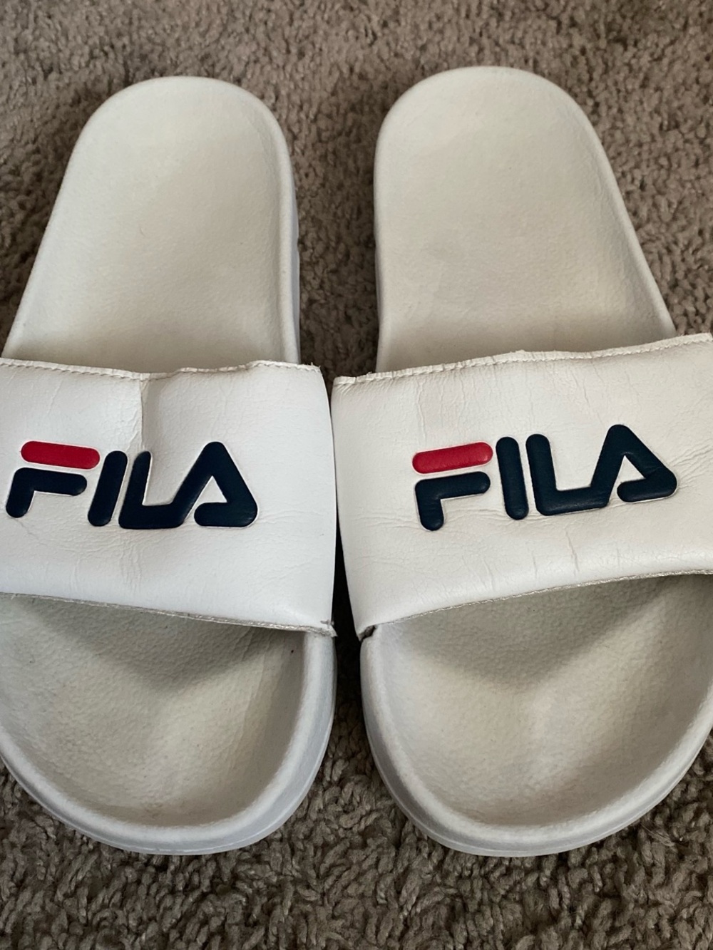 Fila White Slide Sandals with Navy and Red Logo SZ 5.5 M/ 7.5 W